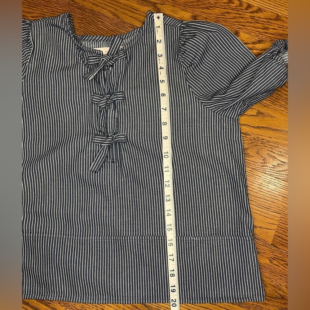 Ann Taylor LOFT Blue Striped Chambray Bow Top Shirt Blouse sz XS Petite - Picture 7 of 7